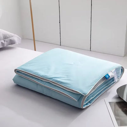 Cooling Blanket for Bed Silky Air Condition Comforter Lightweight Cooled Summer Quilt with Double Side Cold & Cooling Fabric